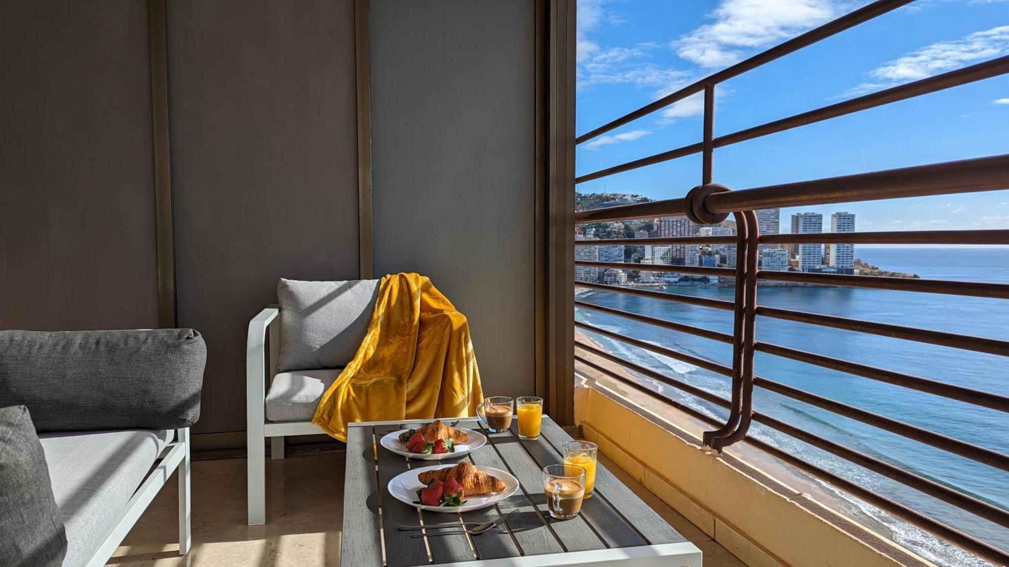 Las Arenas Sea Front Apartments Benidorm Eksteriør billede